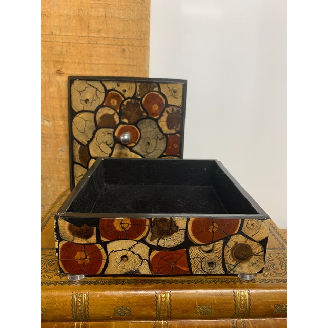 Late 20th Century Late 20th Century Lacquered Wooden Lidded Box With Inlaid Exotic Tree Ring Veneer For Sale - Image 5 of 8