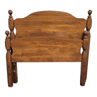 Vintage Traditional Colonial Style Twin Size Cannonball Headboard and Footboard For Sale