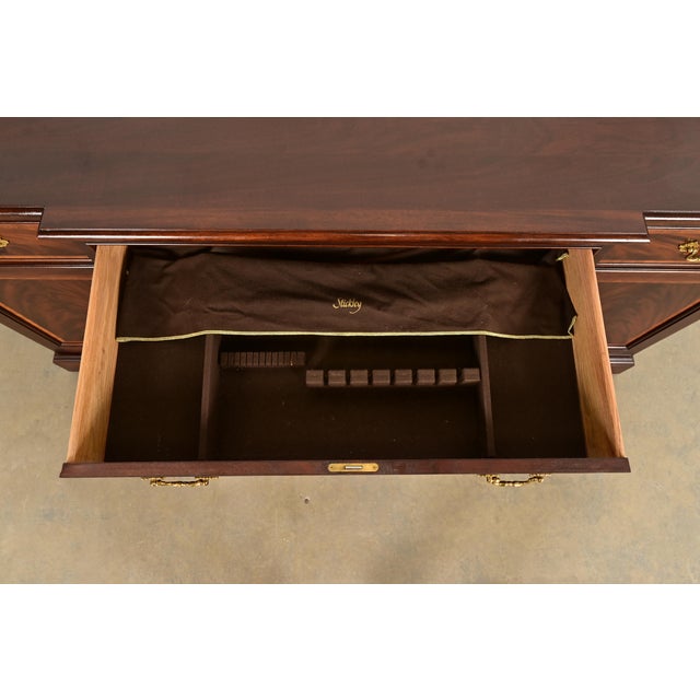 Stickley Georgian Banded Flame Mahogany Sideboard, Credenza, or Bar Cabinet For Sale In South Bend - Image 6 of 14