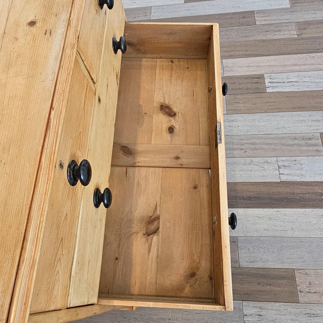 Antique English Pine Chest of Drawers (Dresser) With Dark Knobs - Circa 1880 For Sale - Image 14 of 17