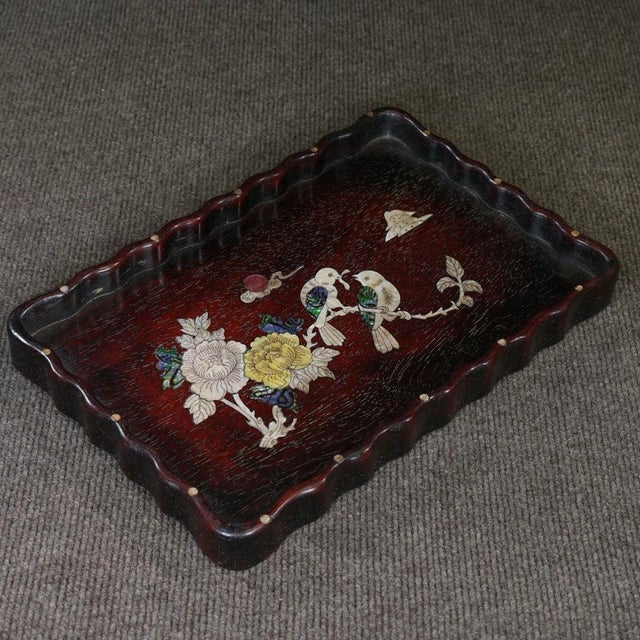 Traditional Late 20th Century Scalloped Wooden Tray With Mother-of-Pearl Bird and Peony Inlay For Sale - Image 3 of 10
