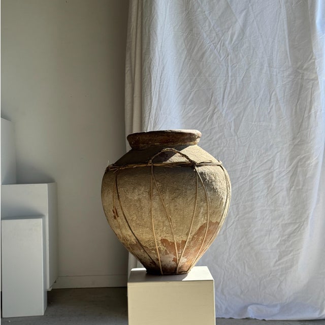 Very large gray and red terracotta pot with rattan handles and crossbars. Weight: 9.58 kg, Height: 53 cm, Maximum...