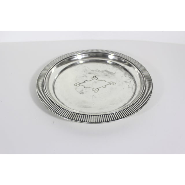 Antique Round 11” Silver Plated Gallery Tray Wide Lip, Embossed Detail Plate Serving Dish, Drinks Simpson Hall Miller & Co Made in Usa For Sale - Image 4 of 11