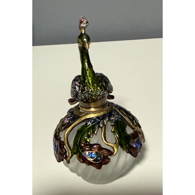 2000 - 2009 2006 Fitz and Floyd Guild Jeweled Peacock Perfume Bottle Frosted Glass For Sale - Image 5 of 12
