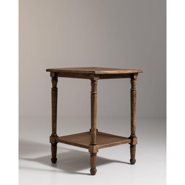 Early 20th Century Early 20th Century France Weathered Honey Oak Oak Side Table With Shelf For Sale - Image 5 of 10