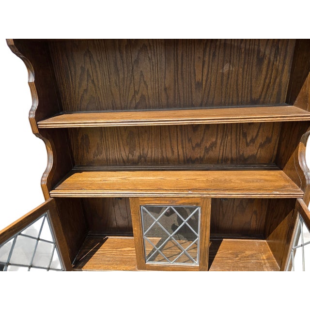 1980s Ethan Allan Charter Oak Jacobean Bookshelf Hutch China Cabinet Display Curio For Sale - Image 9 of 15
