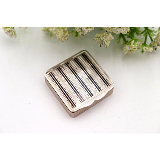 Silver Toiletry Box with Mirror, in Good conditions.