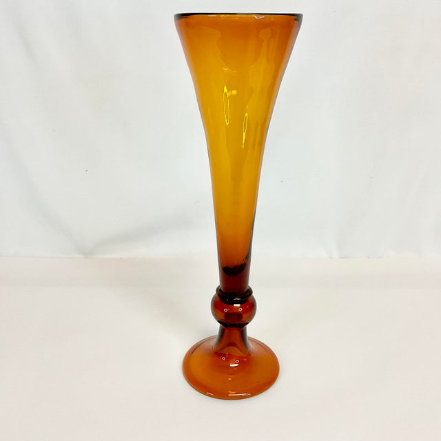 Murano 1970s Vintage Boho Chic Hollywood Regency Handblown Murano Style Tall Trumpet Vase For Sale - Image 4 of 12