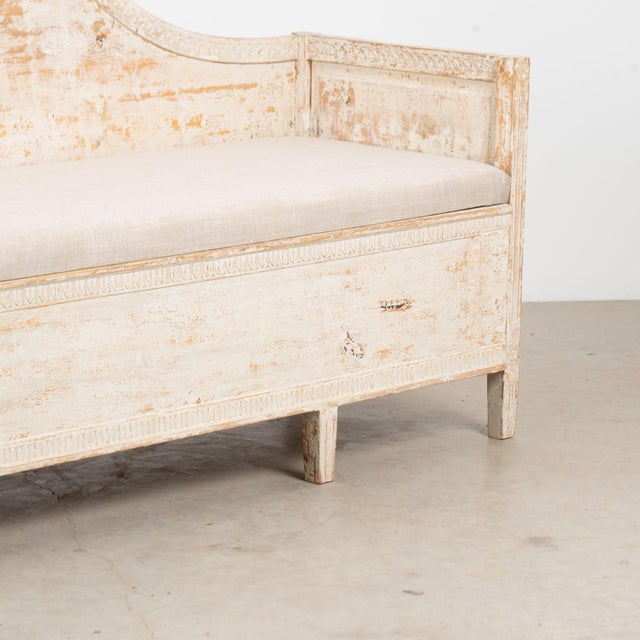 19th Century Swedish Antique White Painted Pine Gustavian Bench With Griffins For Sale - Image 15 of 17