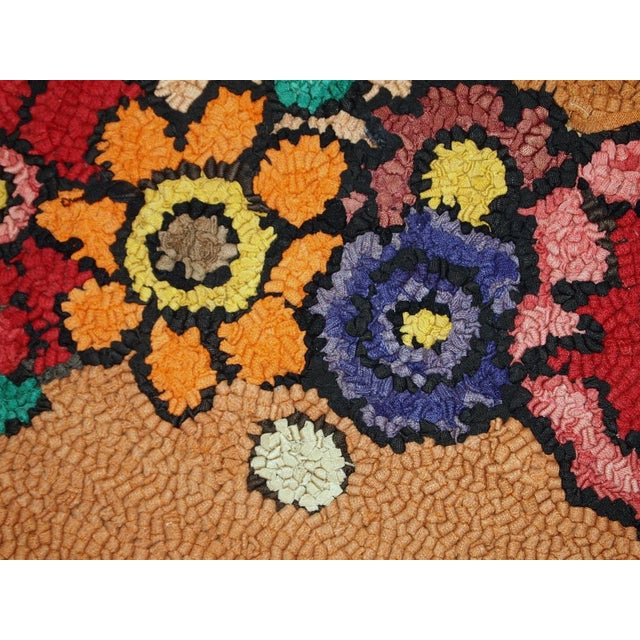 1940s Handmade Vintage American Hooked Rug 2' X 3' For Sale - Image 4 of 8