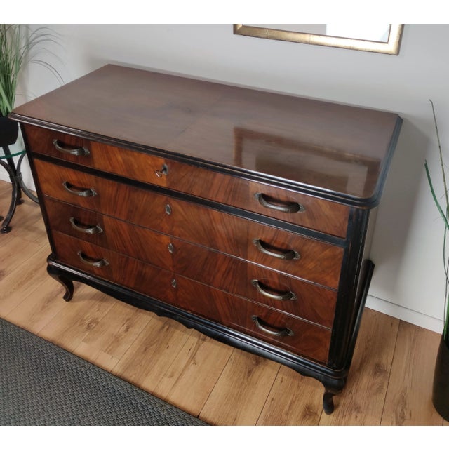 Wood Mid-Century Modern Italian Wood & Brass Chest of 4 Drawers For Sale - Image 7 of 9