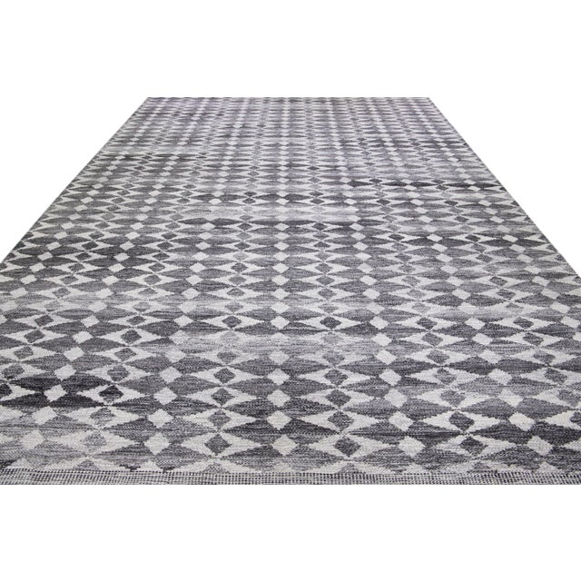 Mid-Century Modern "Sheaf" Modern Flatweave Geometric Light Gray Oversized Rug by Doris Leslie Blau For Sale - Image 3 of 10