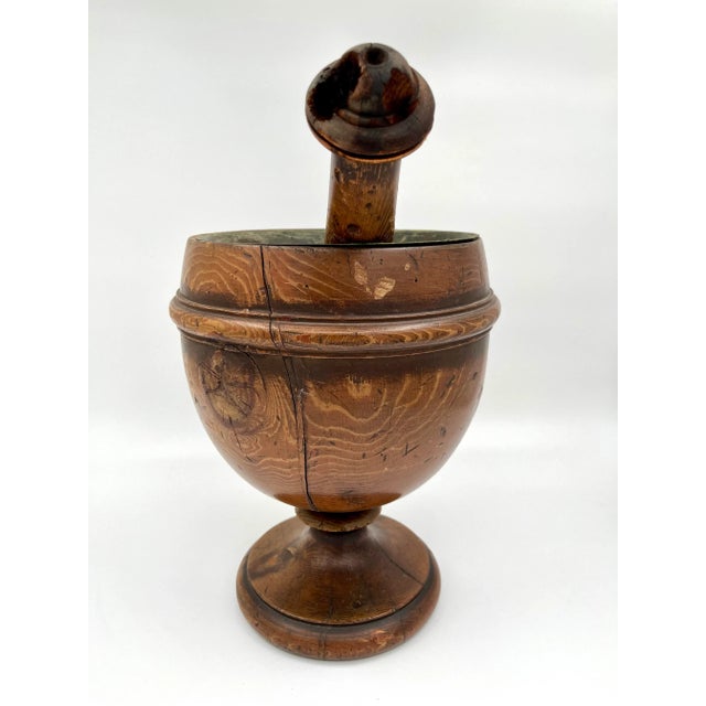 American Early 19thC Tiger Oak and Copper Lined Jumbo Footed Primitive Industrial Apothecary Mortar and Pestle or Planter For Sale - Image 3 of 12