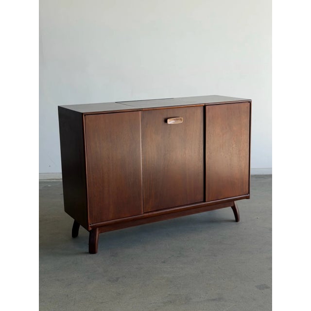Vanity Dresser by Mount Airy Furniture For Sale - Image 4 of 18