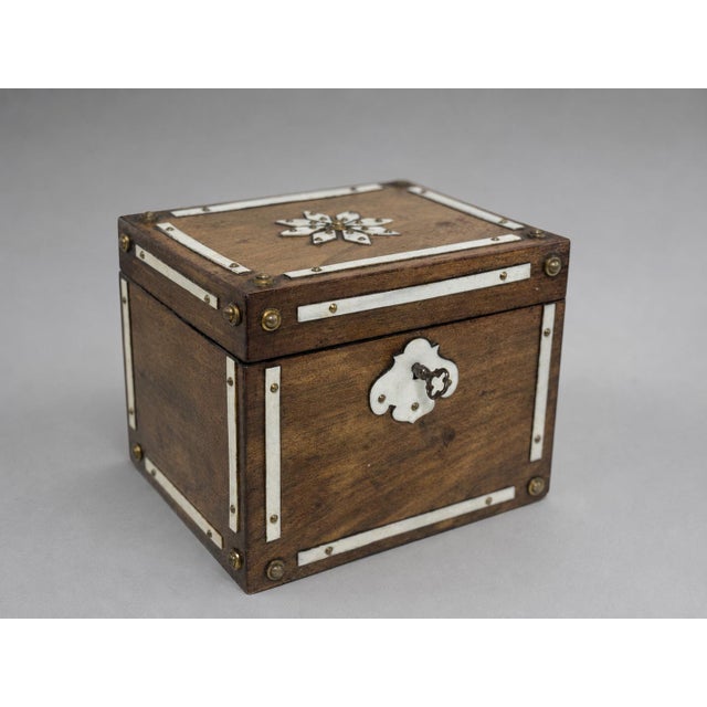 Late 19th Century Anglo-Indian Inlaid Hardwood Humidor Attributed to Vizagapatam, 19th Century For Sale - Image 5 of 10