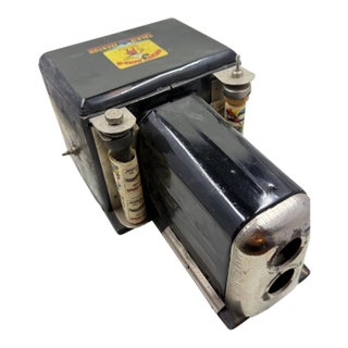 Rare 1930s Vintage Disney Mickey Mouse “Talkie Jecktor” Toy Film Projector & Phonograph For Sale