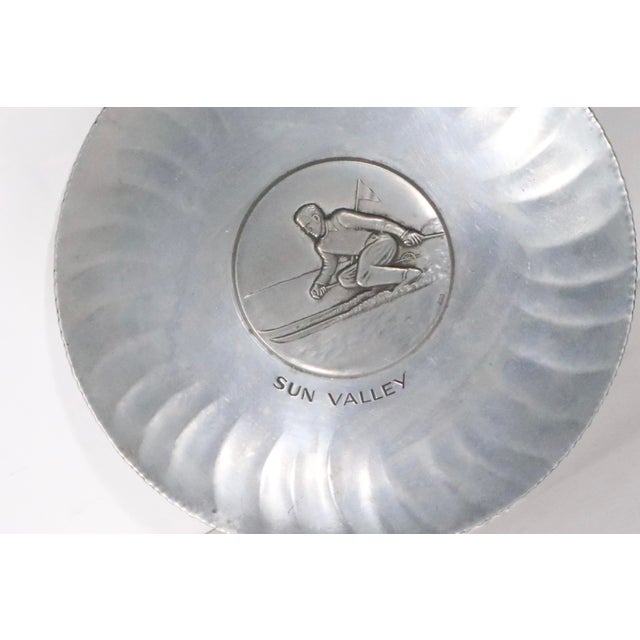 Early 20th Century Souvenir Art Deco Sun Valley Skier Aluminum Plate Made in Switzerland Marked Sigg For Sale In New York - Image 6 of 8