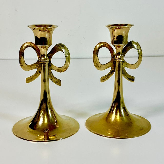 1950s Vintage Chippendale Hollywood Regency Brass Bow Candlestick Holders - A Pair. For Sale - Image 10 of 12