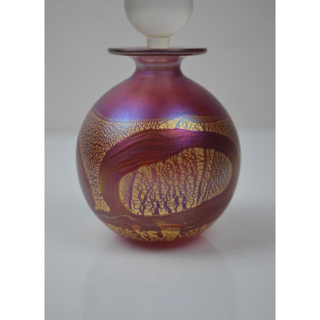 Pink and Gold Iridescent Glass Perfume Bottle from Isle of Wight, 1970s For Sale - Image 11 of 12