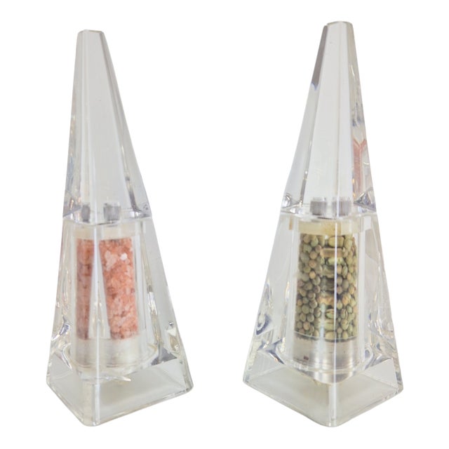 Postmodern Acrylic Pyramid Salt and Pepper Mills by Wayne Husted for Blenko Grainware Co., 1980s, Set of 2 For Sale
