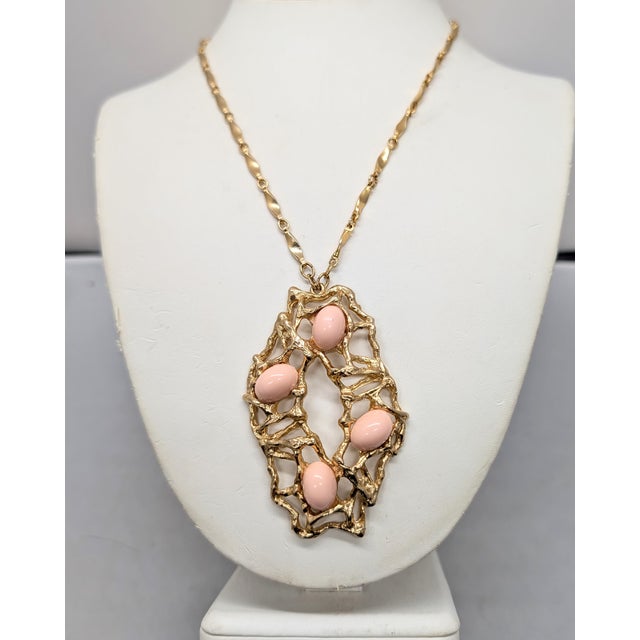 Mid-Century Modern Vintage 1973 Signed Napier Modernist Goldtone Cabochon Faux-Coral Pendant Necklace For Sale - Image 3 of 9