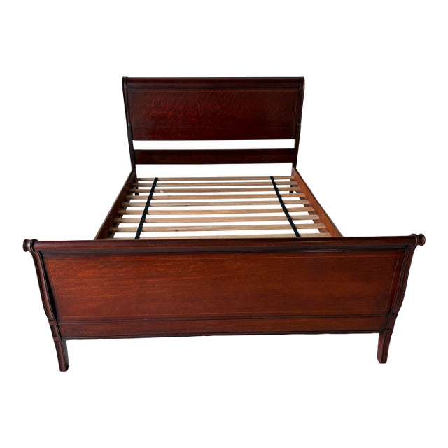 1970s Vintage Drexel Traditional Mahogany Queen Size Sleigh Bed Frame For Sale