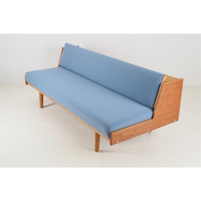 Danish GE 258 Sofa Bed by Hans Wegner for Getama, 1960s For Sale - Image 4 of 18