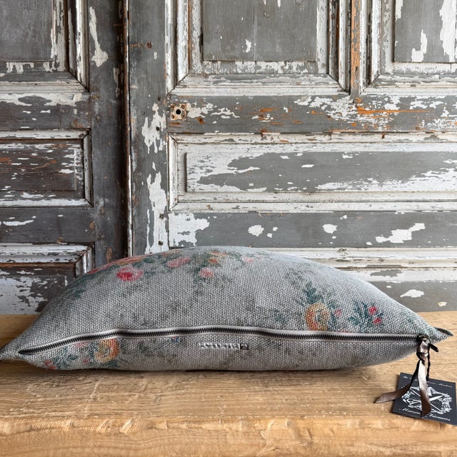 French Linen Lumbar Cover – Pompadour Nuage 15 For Sale - Image 4 of 5