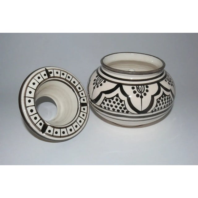 Moroccan Contemporary Ceramic Wind Hand Painted Ashtray For Sale - Image 3 of 4