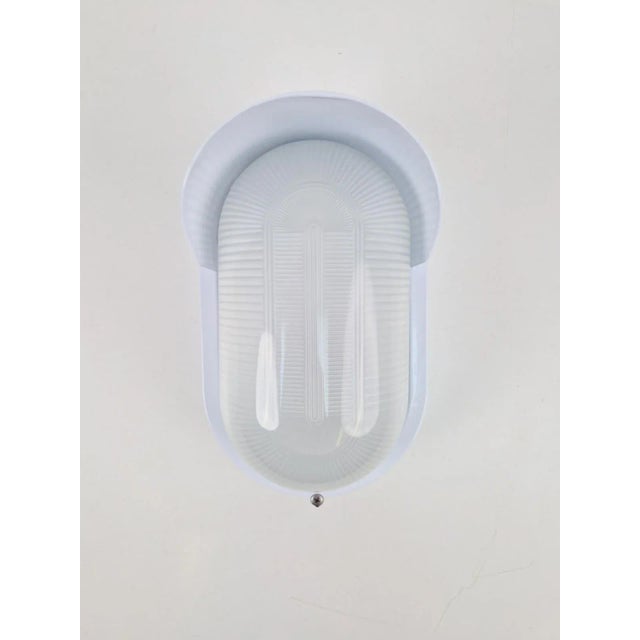 Vintage Simes Oval Tipo 200 Outdoor Wall Lamp in White Metal and Glass, Italy, 1980s, Set of 8 For Sale - Image 4 of 16