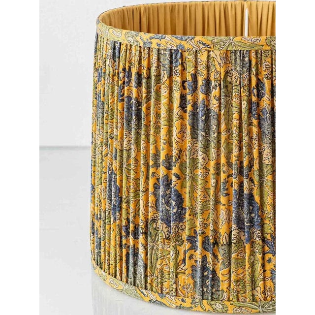 Metal Italian Renaissance Revival Ceramic Table Lamp with New Pleated Silk Lampshade, 1880s For Sale - Image 7 of 13