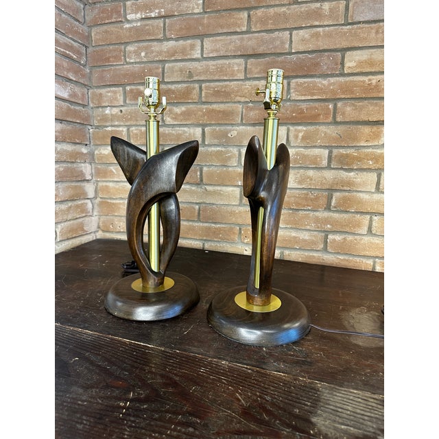 Mid-Century Modern Tasha Heifetz Free Form Walnut and Brass Table Lamps- A Pair. For Sale - Image 3 of 9