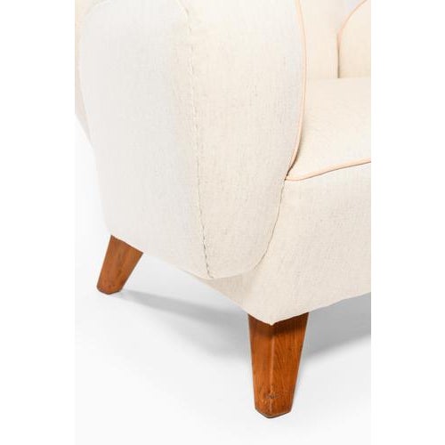 Wingback Easy Chair in Elm and Fabric, 1940s For Sale - Image 4 of 12