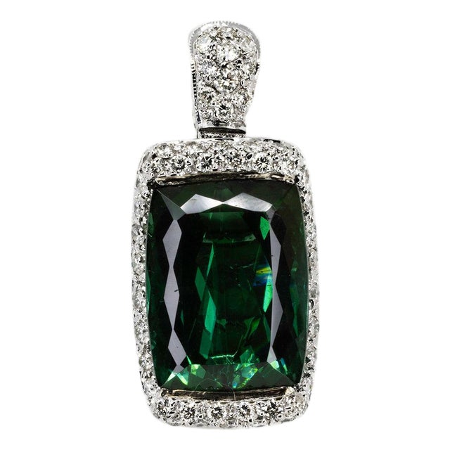 Late 20th Century Stunning Tourmalie Pendant For Sale