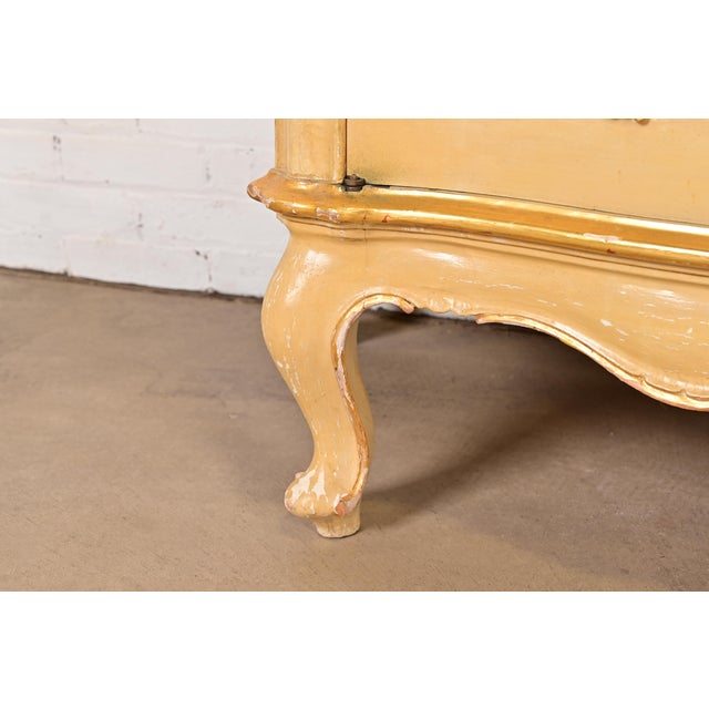 Antique Italian Louis XV Cream Lacquered and Gold Gilt Monumental Sideboard Credenza, Circa 1940s For Sale - Image 11 of 15