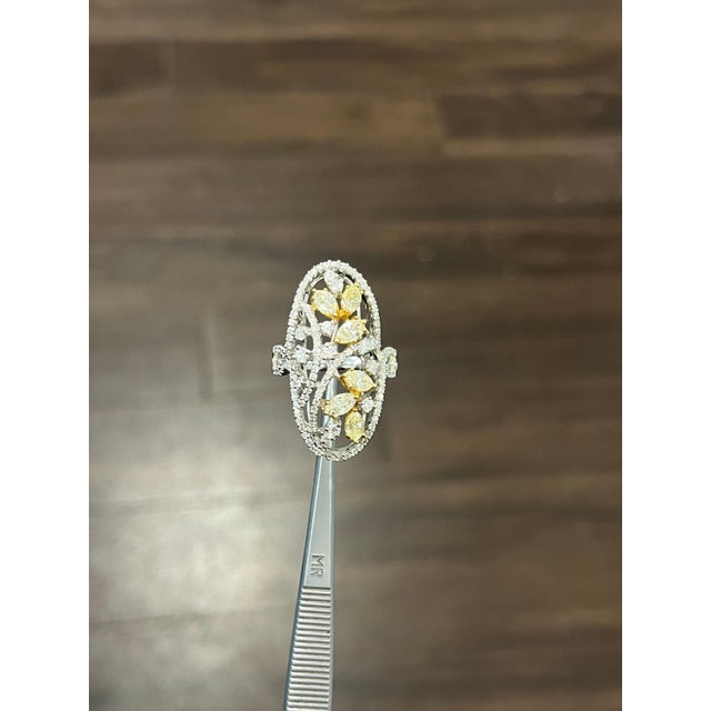 Modern 2.16 Ct Natural Yellow & Diamond Ring Size 6.5 For Sale - Image 3 of 5