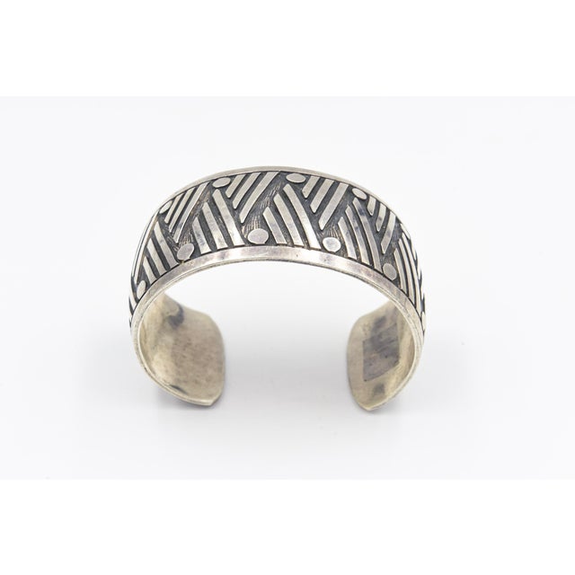 Late 20th Century Geometric Mexican Sterling Silver Cuff Bracelet For Sale - Image 5 of 11