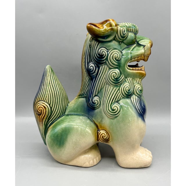 Ceramic Large 1980s Chinese Sancai-Style Glazed Ceramic Foo Dog – Chinoiserie / Asian Traditional For Sale - Image 7 of 13