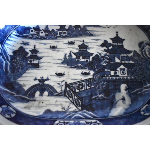 18th-Century Qianlong Chinese Blue Underglaze Large Serving Dish For Sale In San Francisco - Image 6 of 11