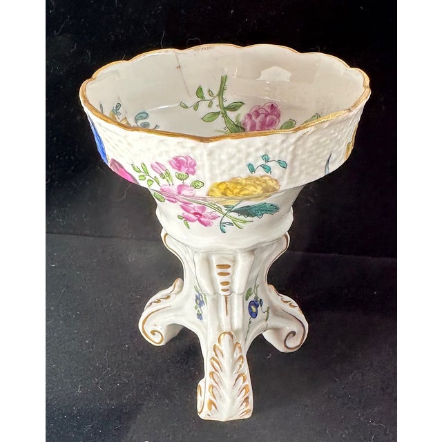 Meissen Porcelain Antique Meissen Porcelain Footed Salt Cellar Ca. 1735 Hand Painted For Sale - Image 4 of 12