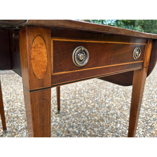 Early 19th Century Antique Georgian Mahogany Inlaid Pembroke Table, 1830 For Sale - Image 5 of 10