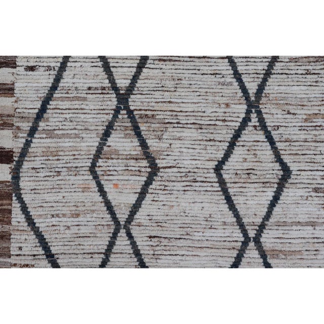 Modern Causal Tribal Rug in Wool With Free Flowing Design in Cream and Blue's For Sale In Atlanta - Image 6 of 12