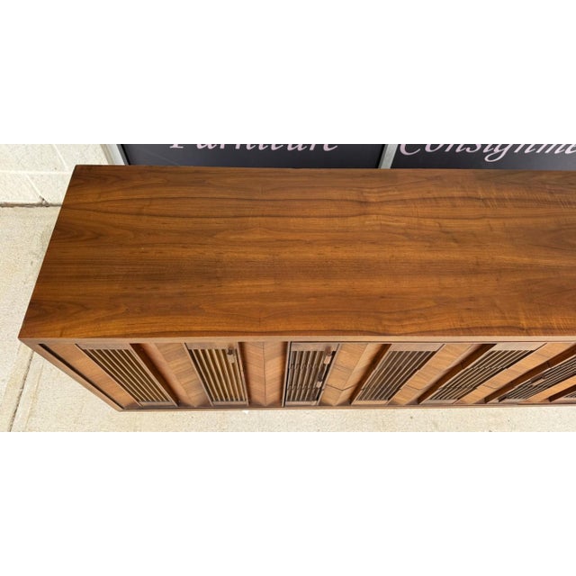 1970s Brutalist-Inspired Dresser With Two Mirrors For Sale In Raleigh - Image 6 of 18