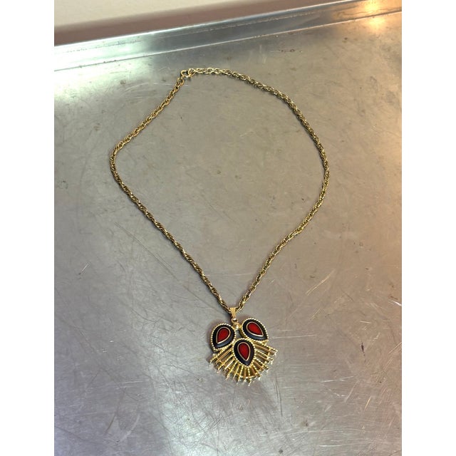 Mid-Century Modern 1960s-70s Red Stone / Gold Tone Pendant Necklace For Sale - Image 3 of 6