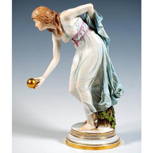 Art Nouveau Figurine of Young Lady Ball Player attributed to Walter Schott for Meissen, 1900s For Sale - Image 4 of 7