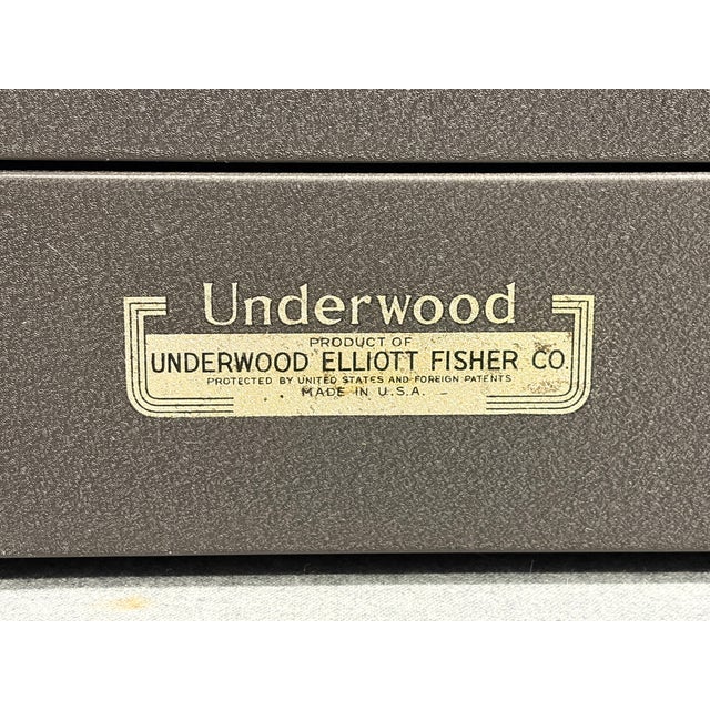 Gray 1939 Universal Underwood Typewriter For Sale - Image 8 of 9