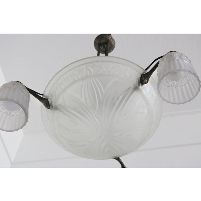 Art Deco French Chandelier in Silvered Bronze by Muller Frères, 1925 For Sale - Image 3 of 11