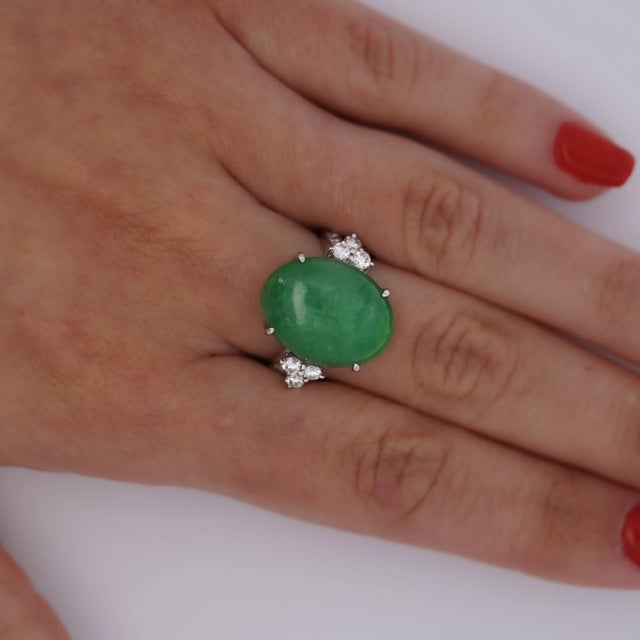 Metal Certified 15 Carat Jadeite Jade a Fei Cui and Diamond Split Platinum Ring Size 7 For Sale - Image 7 of 12