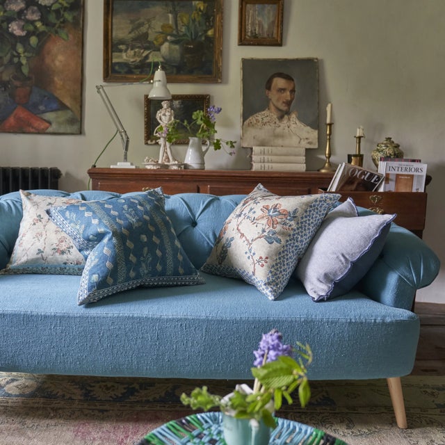 Kenneth Ludwig Chicago Pair of Pentimento Linen 20" Square Pillows For Sale - Image 4 of 5