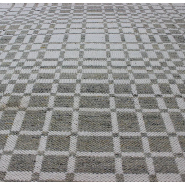 Modern Kilim Rug With Geometric Checkered Pattern in Gray and Ivory Tones For Sale In Atlanta - Image 6 of 13